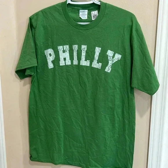 NWT Philly  tee - Picture 1 of 2